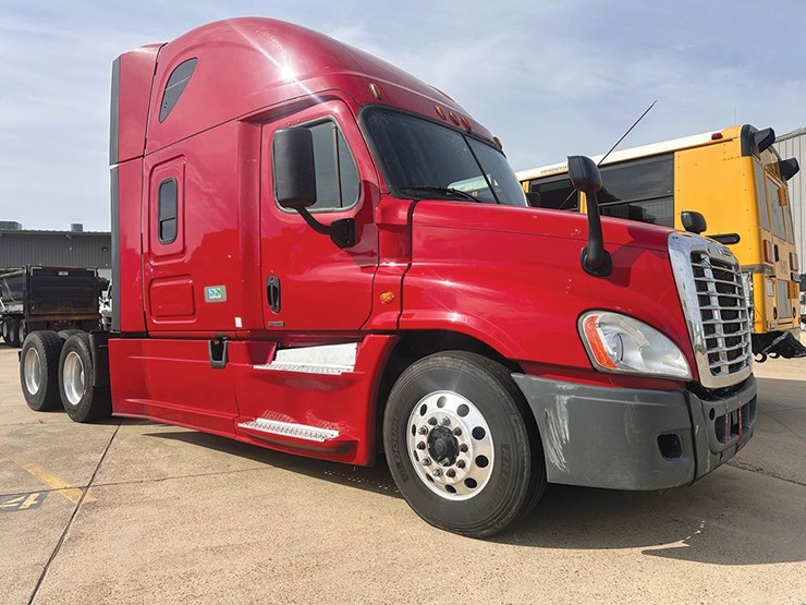 2016-freightliner-cascadia-125-image-1