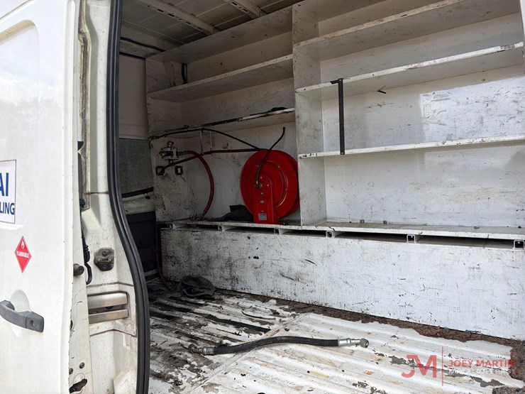 2013-nissan-nv3500hd-image-23