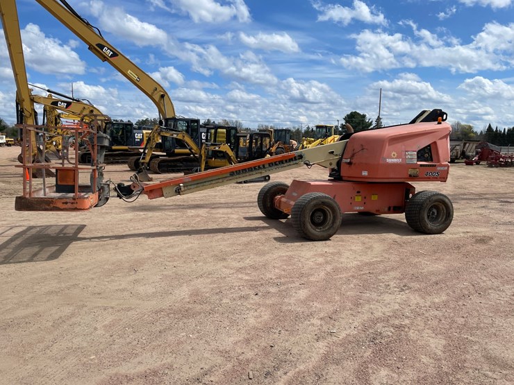2016-jlg-400s-image-15