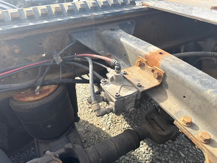 2007-mack-cl733-image-51