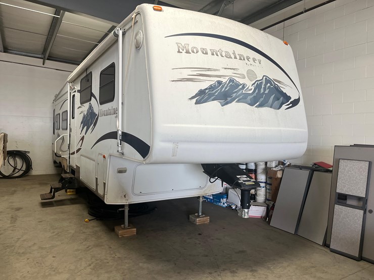 camper-trailer-image-1