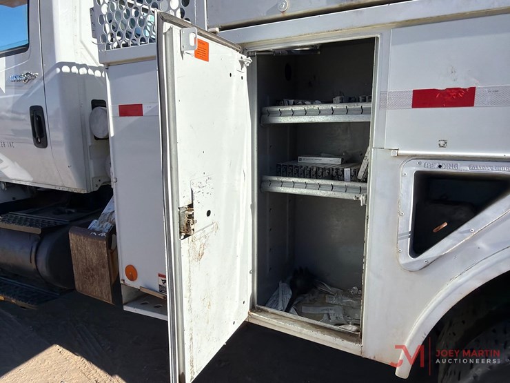 2008-international-7400-image-10