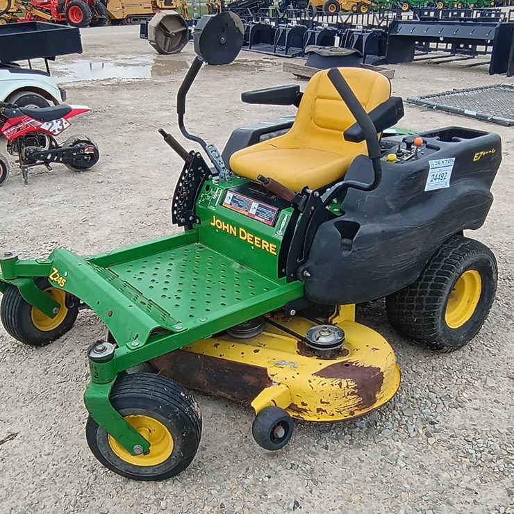 JOHN DEERE Z245