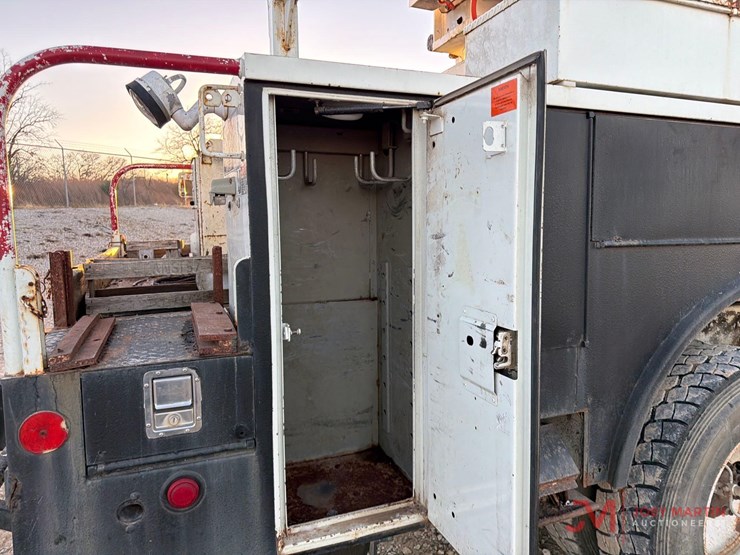 2008-international-7400-image-18