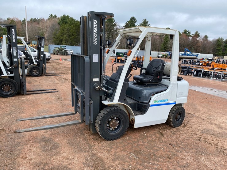 #1161-•-unicarriers-3,450-lbs-lp-forklift-image-8