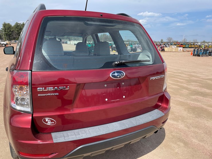 2011-subaru-forester-image-17