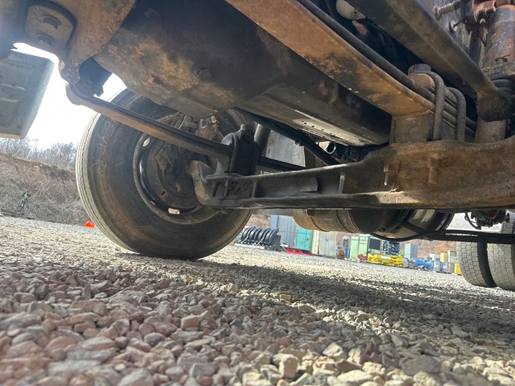 2002-mack-ch613-image-46