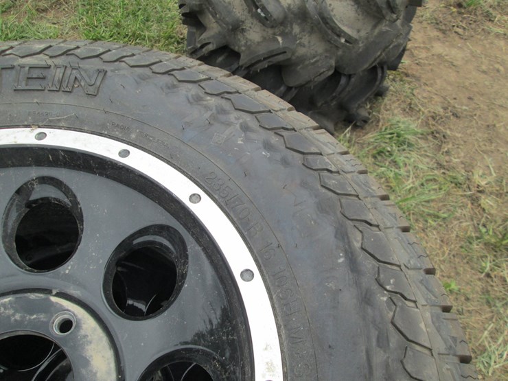 #36774-•-lot-of-(3)-235/70r16-tires-image-4
