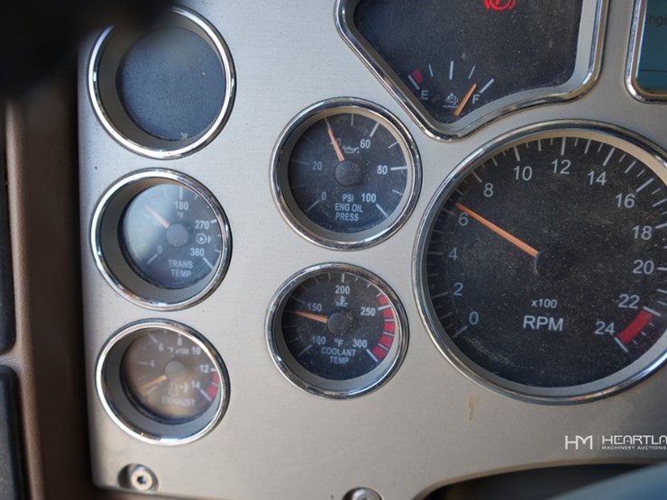 2018-mack-granite-gu713-image-21