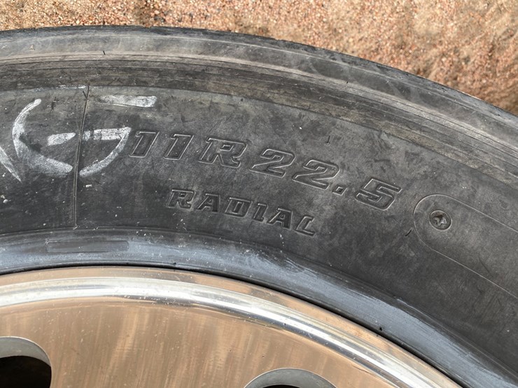 2015-kenworth-t800-image-15