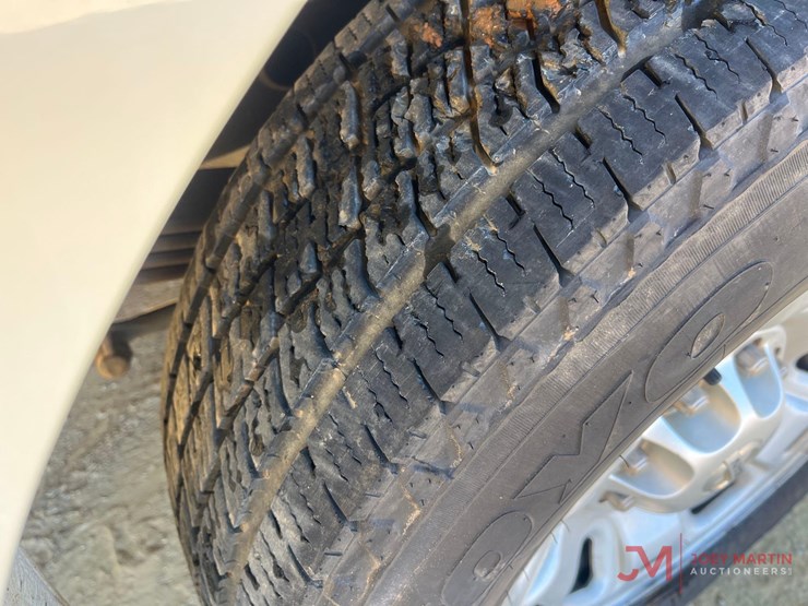 2013-nissan-nv3500hd-image-11