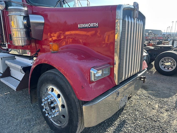 2006-kenworth-w900-image-10