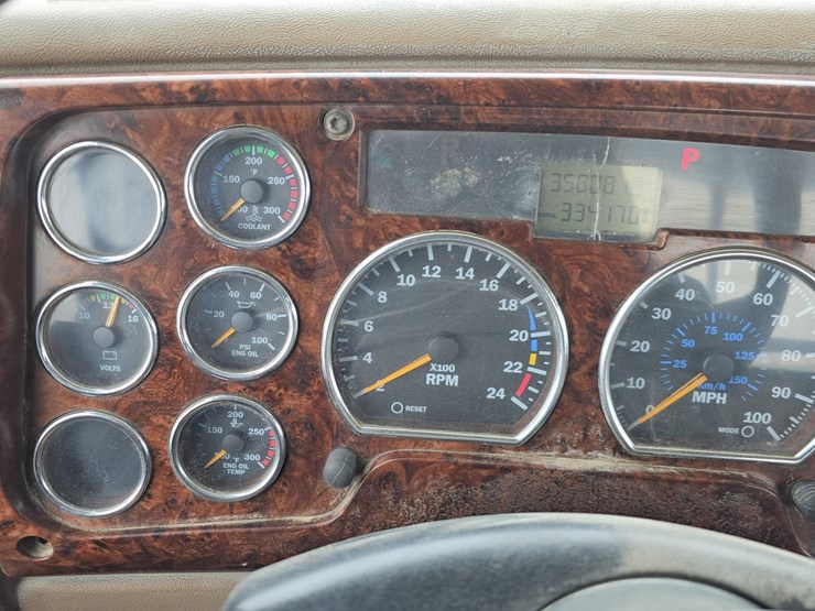 #22589-•-2006-mack-cv713-granite-roll-off-truck-image-105