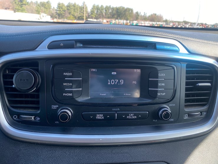 2016-kia-sorento-image-35