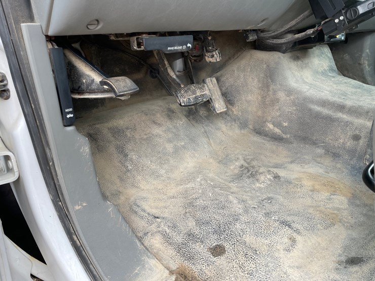 2004-ford-f550-image-37