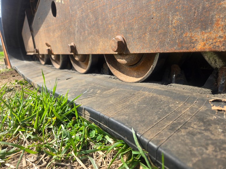 2010-bobcat-t650-image-60