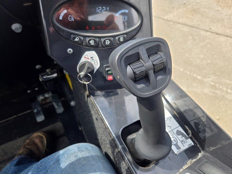 2023-bobcat-l28-image-26