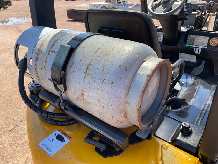 #1137-•-yale-4,000lb-lp-forklift-image-22