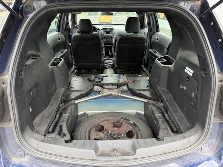 2017-ford-explorer-image-19