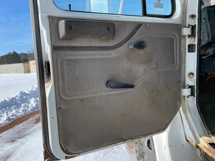 1999-international-4900-image-40