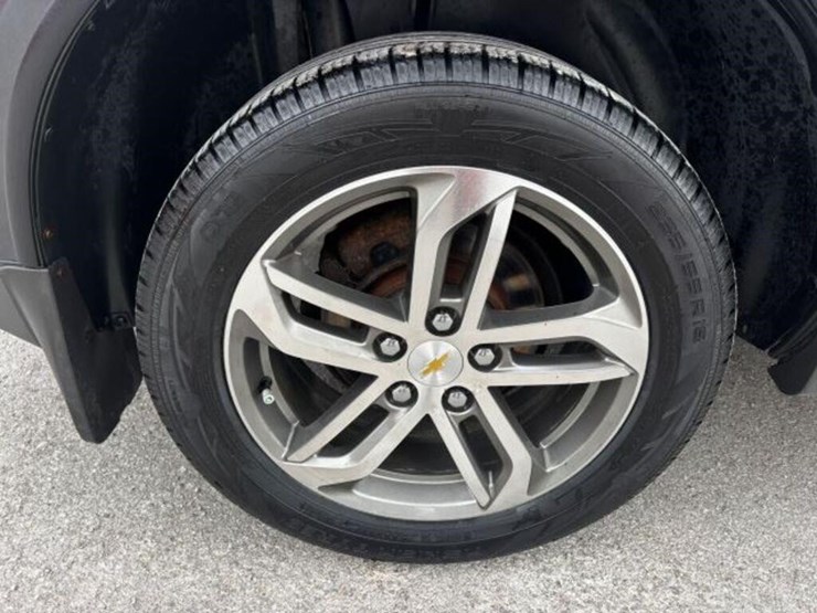 2017-chevrolet-equinox-image-97