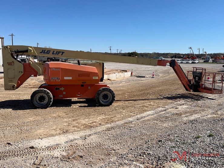 2017-jlg-800aj-image-3