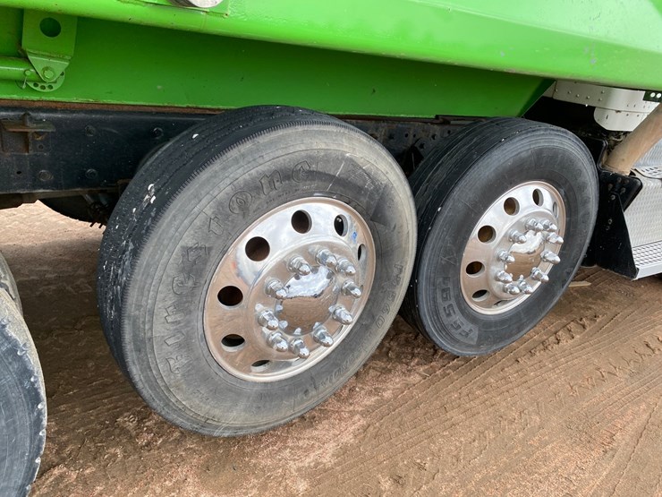 2015-kenworth-t800-image-30