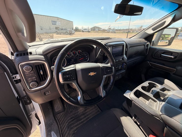 2022-chevrolet-silverado-2500-image-18