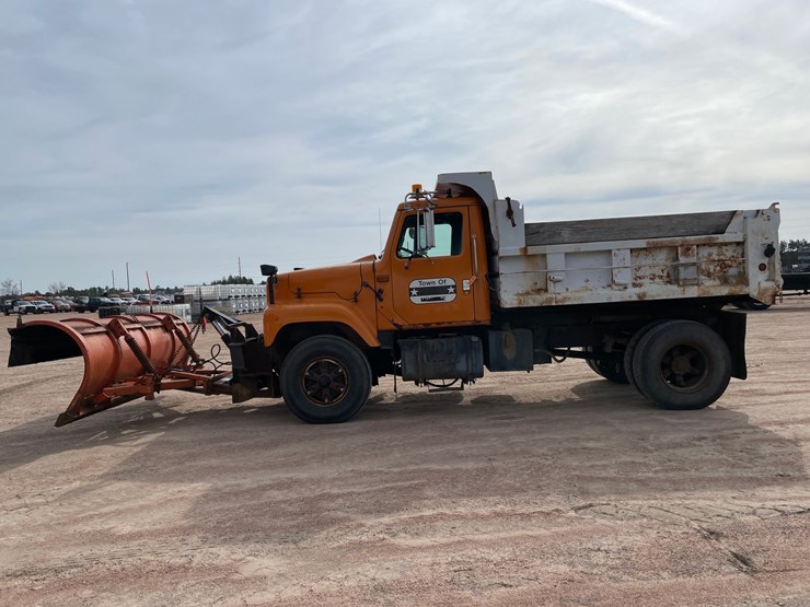 1995-international-2554-image-2