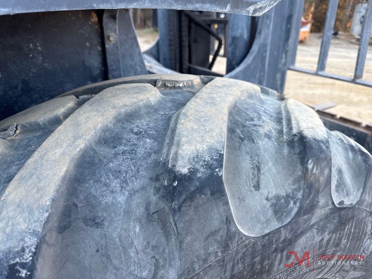 2019-case-586h-image-12