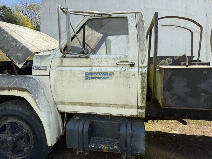 1982-ford-f700-image-54