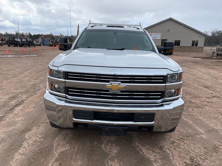 2015-chevrolet-silverado-2500-image-8