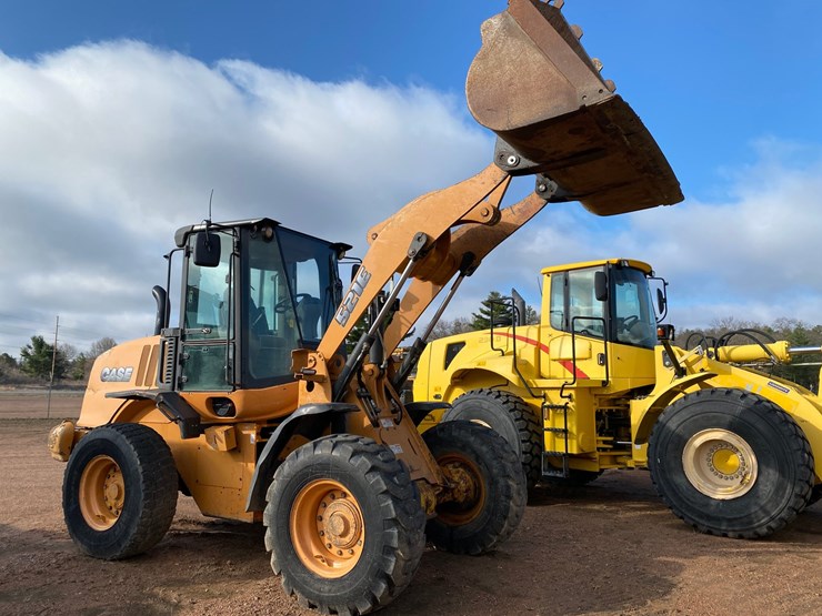 2012-case-521e-image-23