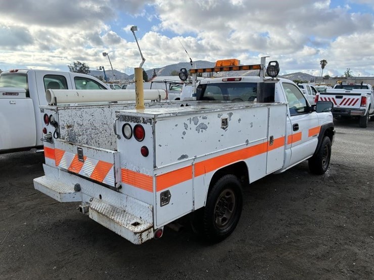 2003-chevrolet-silverado-2500-image-3
