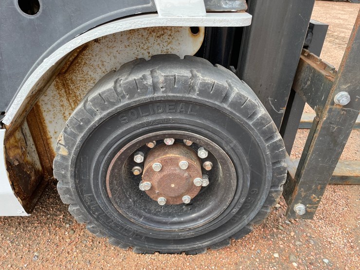 #1165-•-unicarriers-3,450-lbs-lp-forklift-image-19