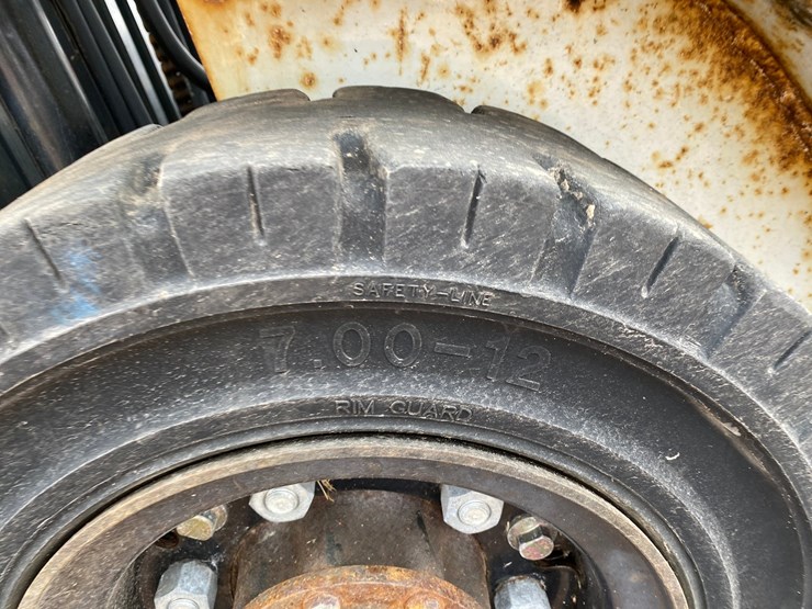 #1163-•-unicarriers-3,450-lbs-lp-forklift-image-16