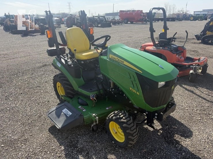 john-deere-1025r-image-2