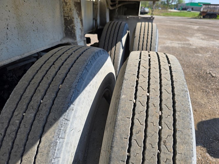 2000-red-river-live-bottom-image-57