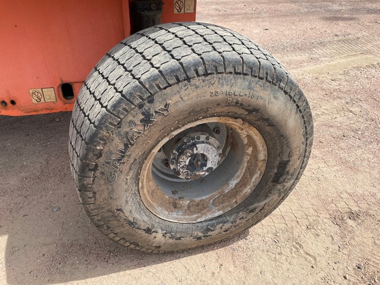 2016-jlg-400s-image-24