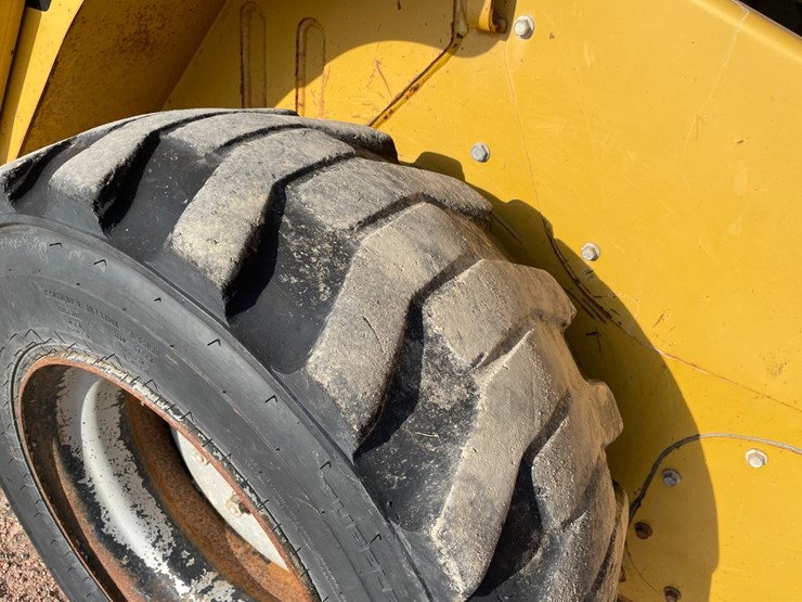 caterpillar-246c-image-17