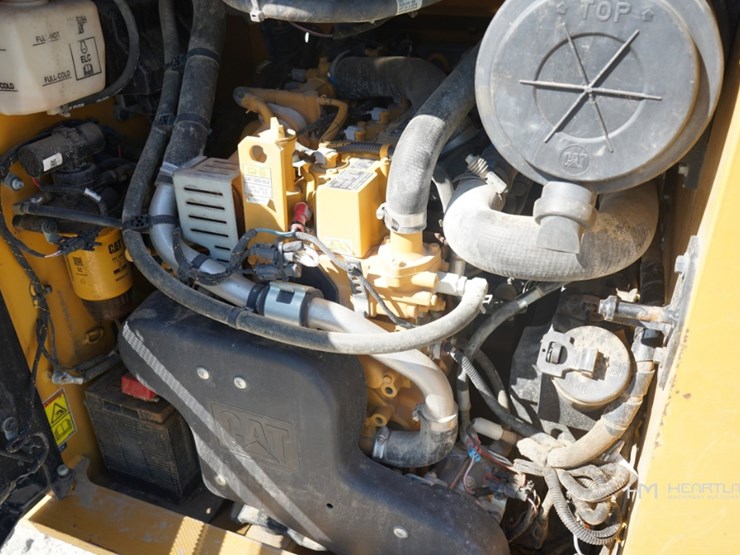 2020-caterpillar-289d3-image-23