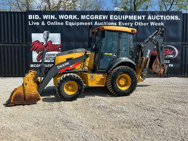 2021-deere-310l-image-1