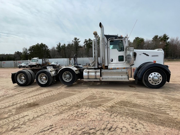 2009-kenworth-w900-image-4