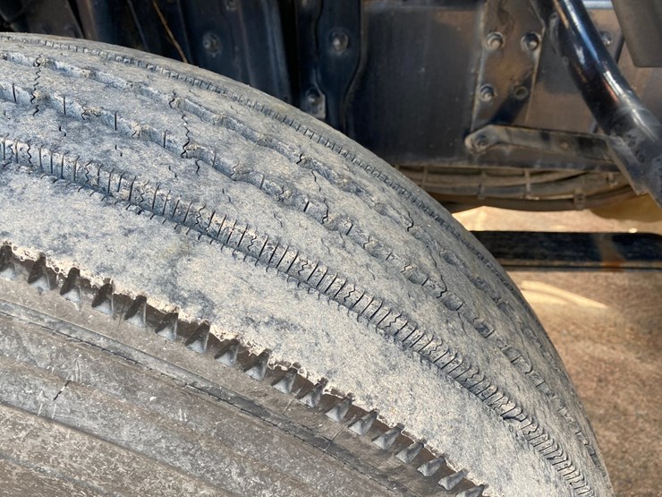 2007-freightliner-fc80-image-19