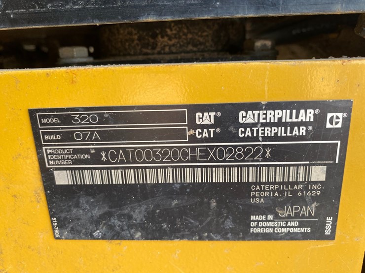 2018-caterpillar-320-image-50