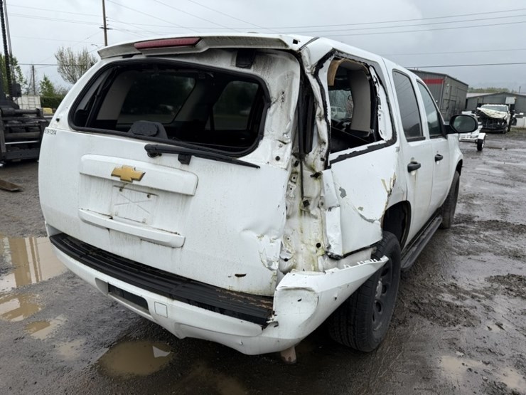 2013-chevrolet-tahoe-image-4
