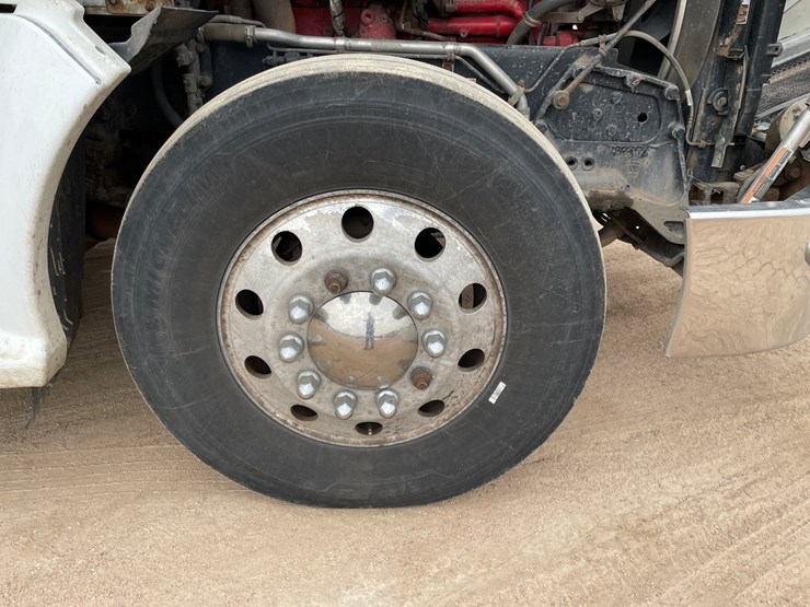 2016-kenworth-t660-image-29