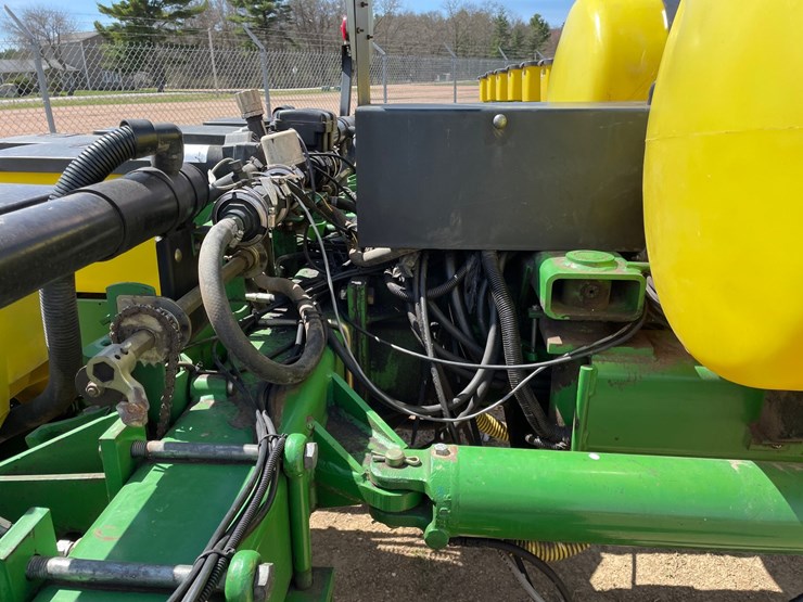 john-deere-7200-image-34