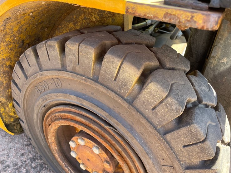 #1137-•-yale-4,000lb-lp-forklift-image-15