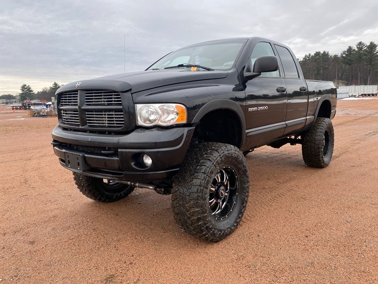 2005-dodge-2500-image-1